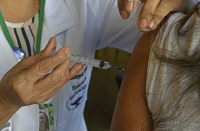Imagem da notícia MS recebe 9ª remessa com e vai distribuir vacina contra a Influenza para Costa Rica e regiões